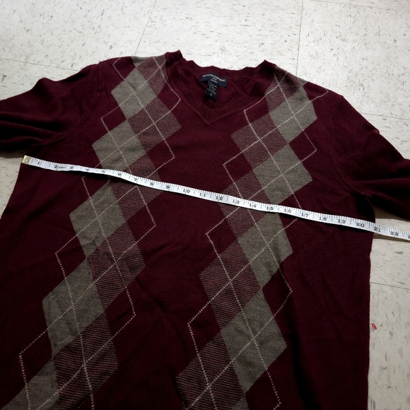 Banana Republic | V-Neck Burgundy Argyle Sweater 100% merino wool - Picture 8 of 8